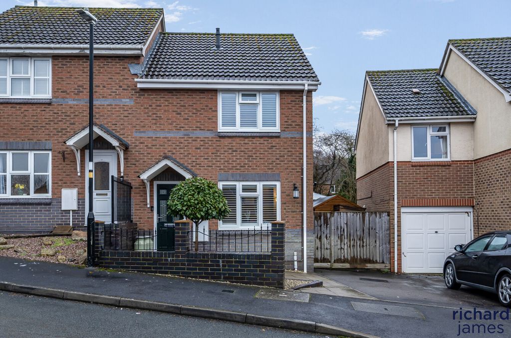 Property photo 1 of 17 7417684B8Cb34A2c8B71121Abd9491F7