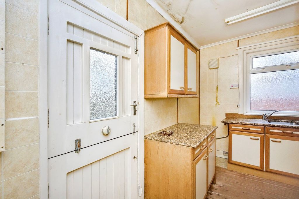 Property photo 3 of 16