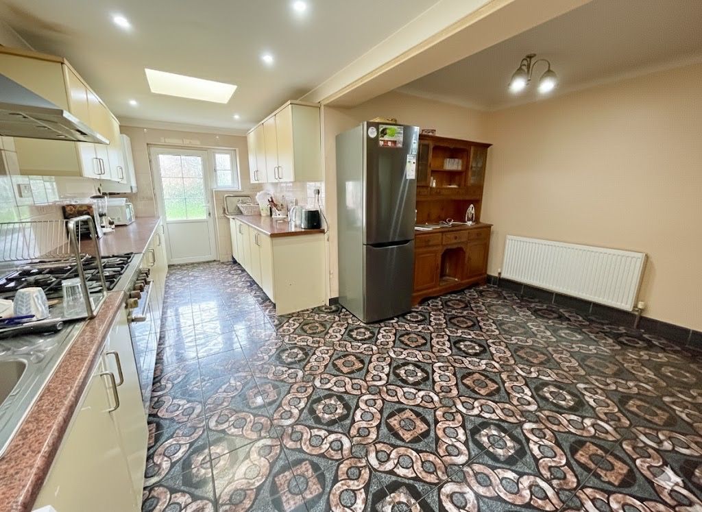 Property photo 3 of 11 4909984