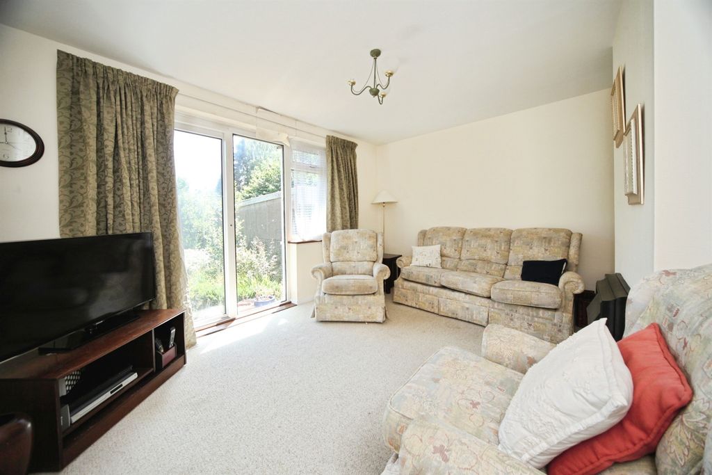 Property photo 2 of 17