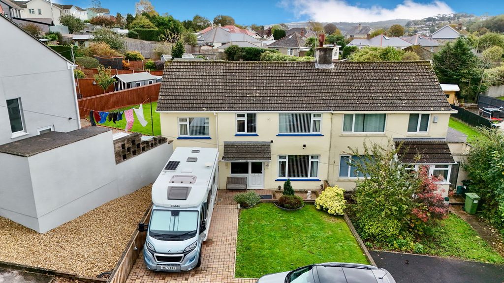 Property photo 1 of 27