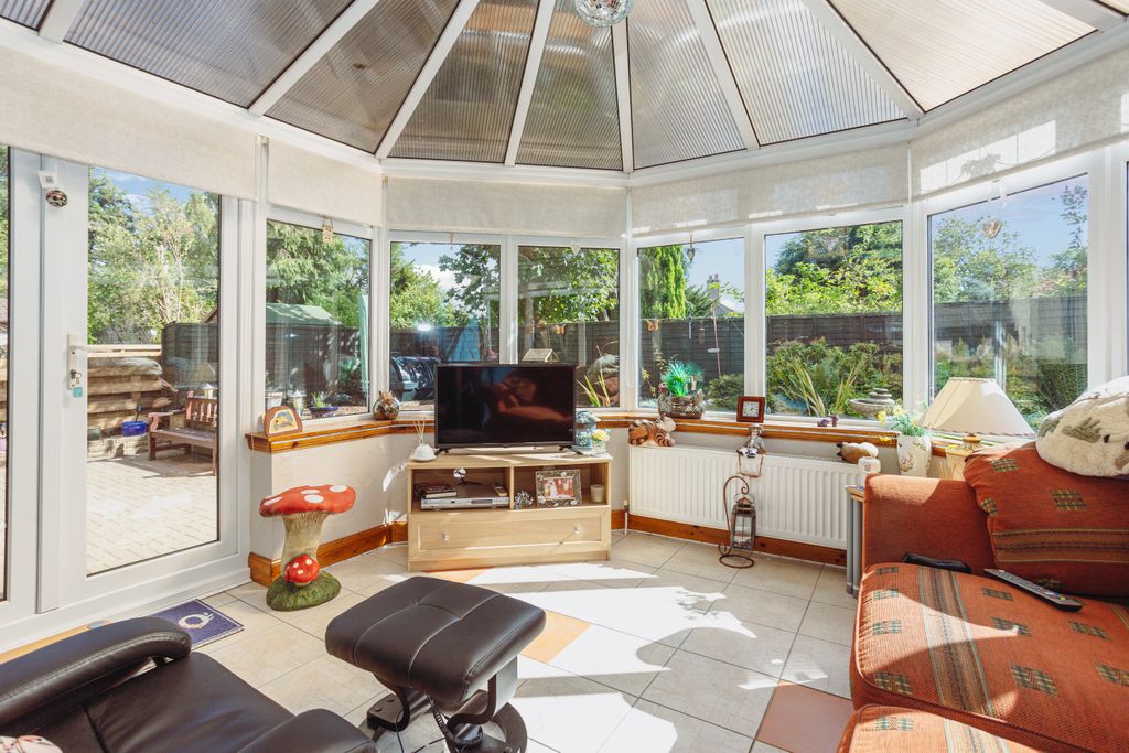 Property photo 2 of 48 Conservatory