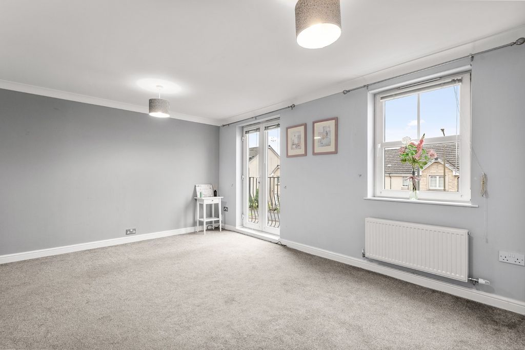 Property photo 3 of 31 4416878