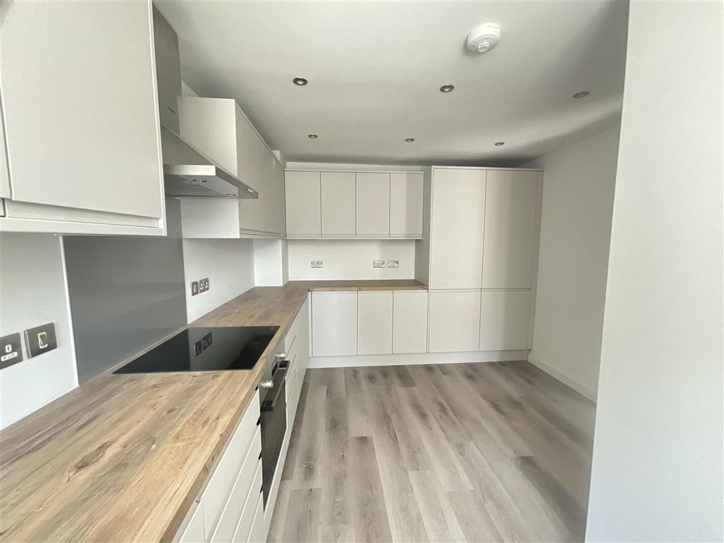 Property photo 1 of 7 Kitchen