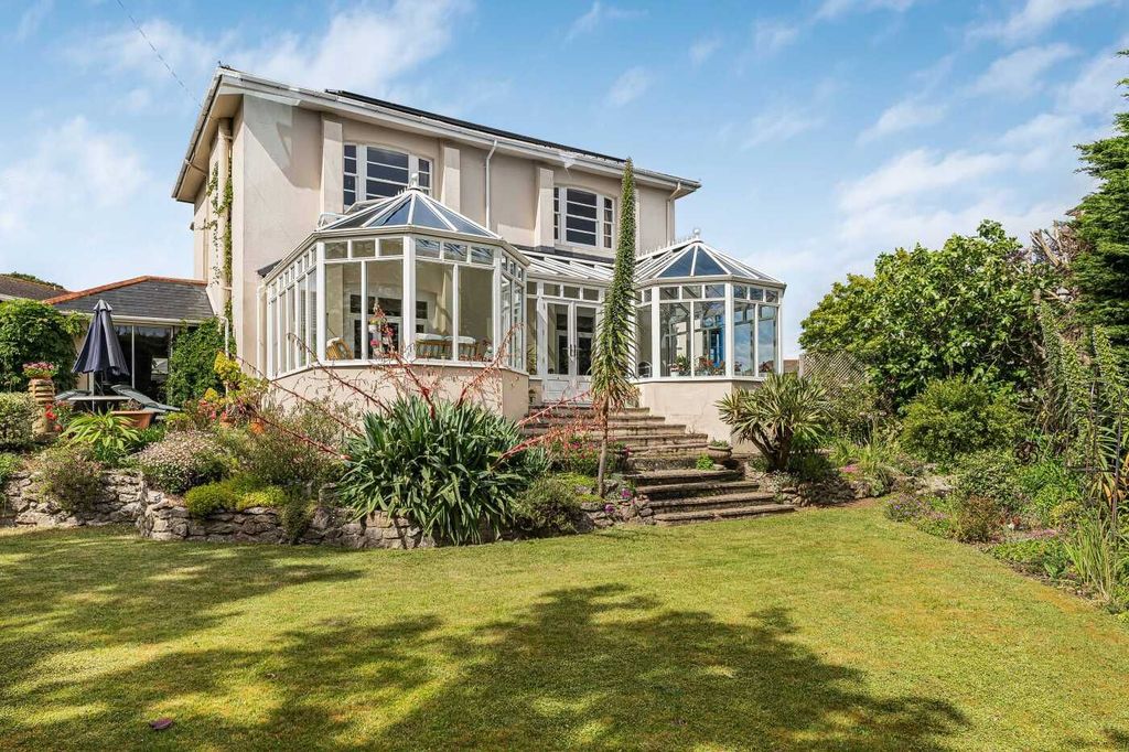 Property photo 1 of 31