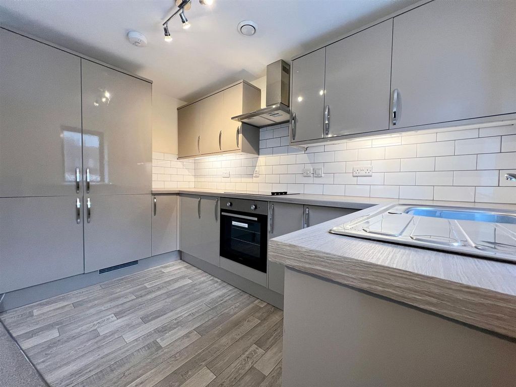 Property photo 2 of 5 Use Kitchen  (10).Jpg