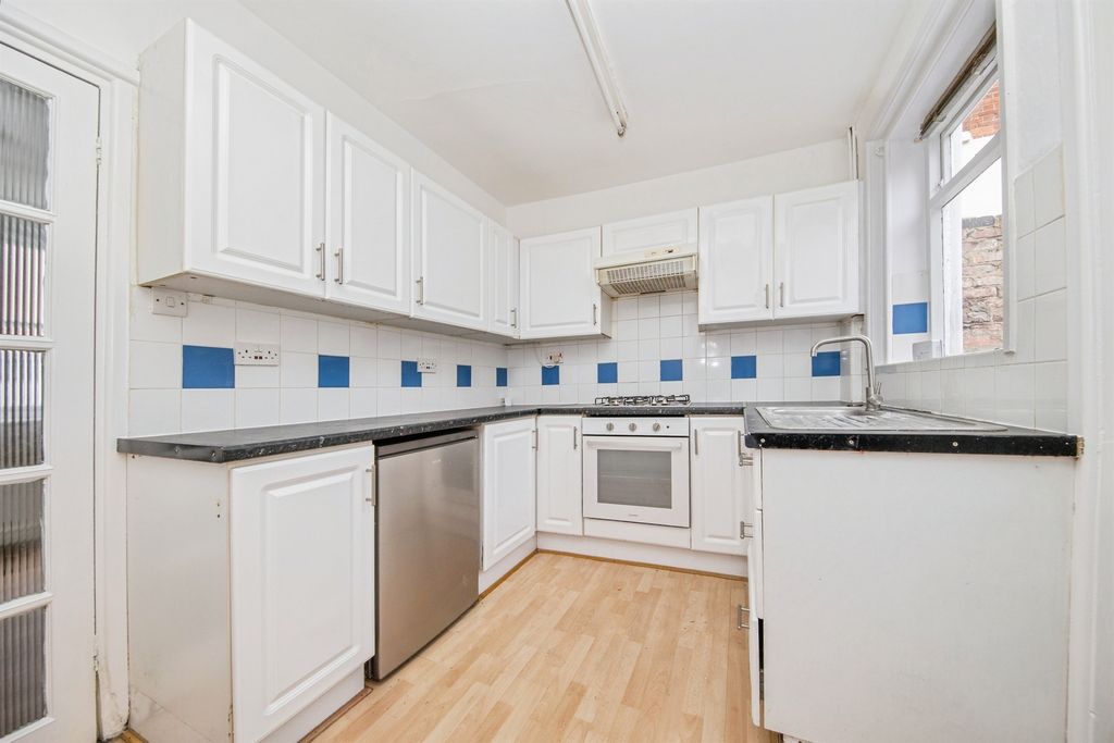Property photo 3 of 14