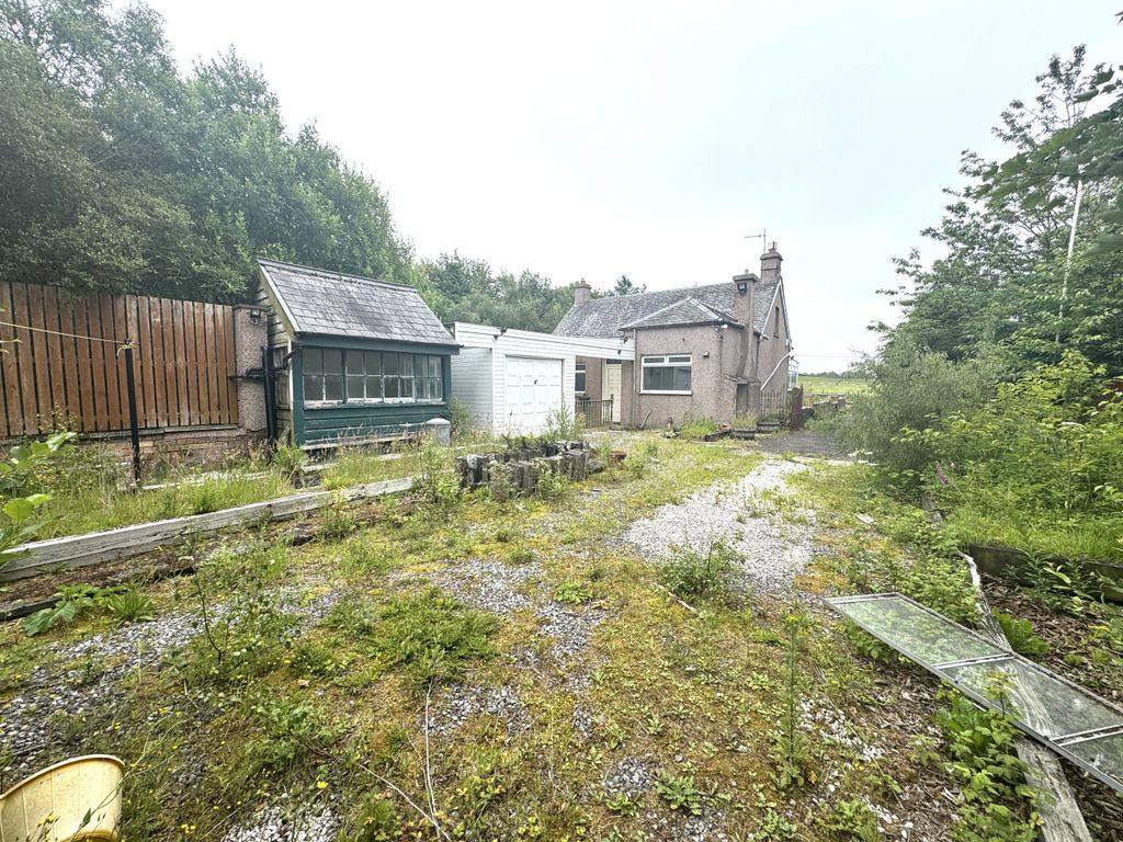 Property photo 2 of 13 2