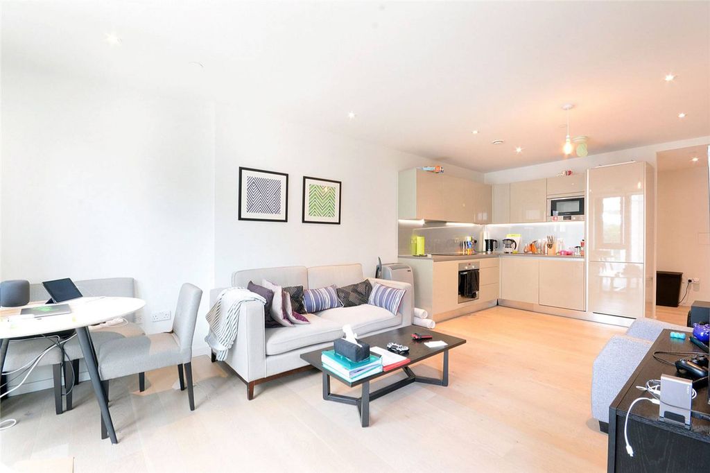 Property photo 2 of 11