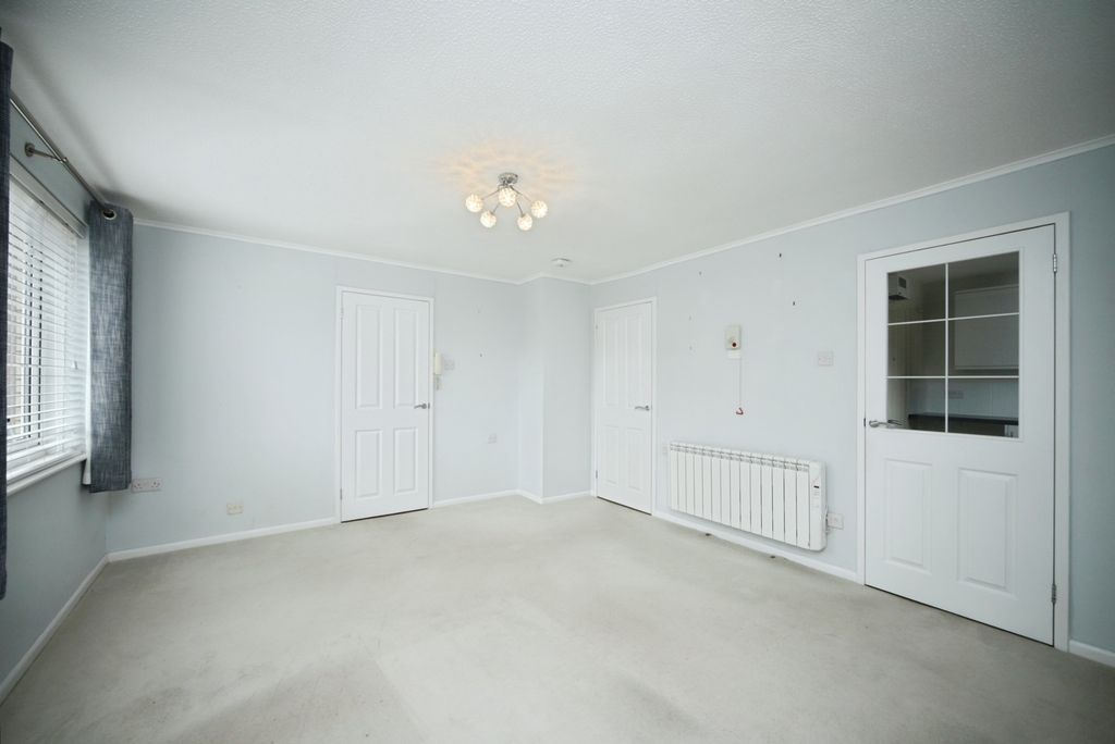 Property photo 3 of 12 Photo