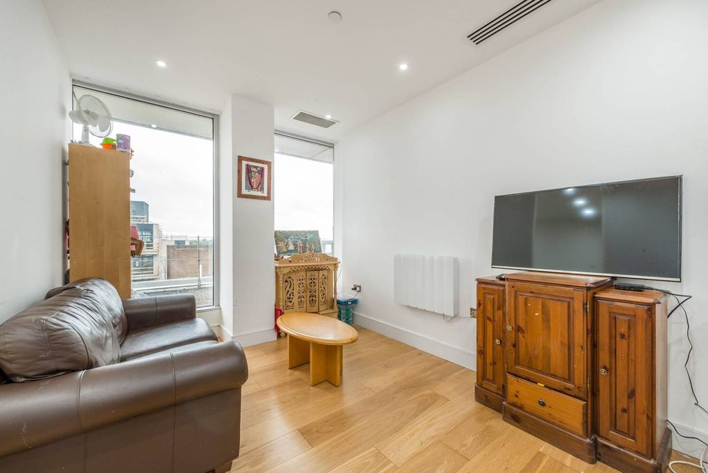 Property photo 1 of 7