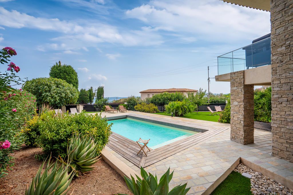 Property photo 3 of 28 Image