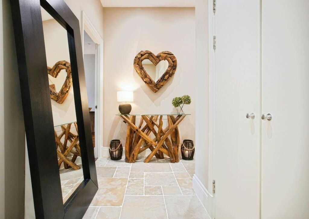 Property photo 2 of 15 Hallway
