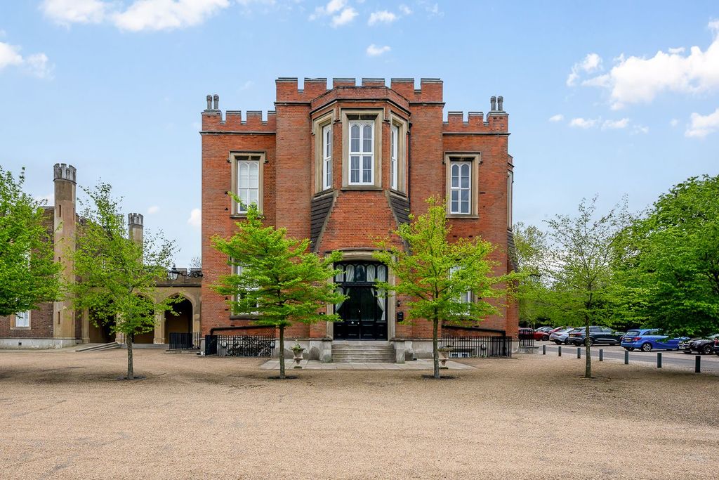 Property photo 1 of 23