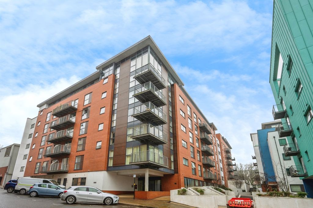 Property photo 2 of 13