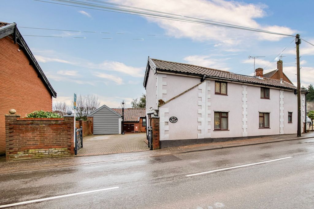 Property photo 1 of 23