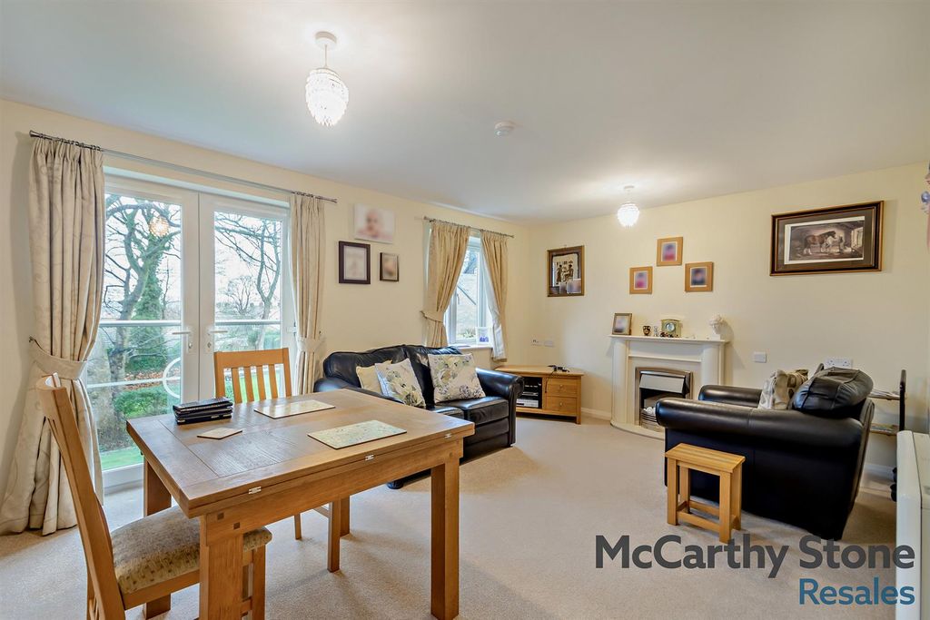 Property photo 2 of 25 8673481-Interior01-800.Jpg