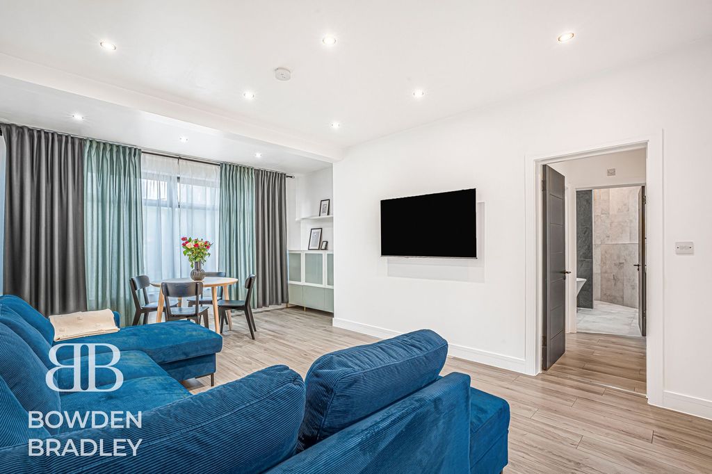 Property photo 3 of 28