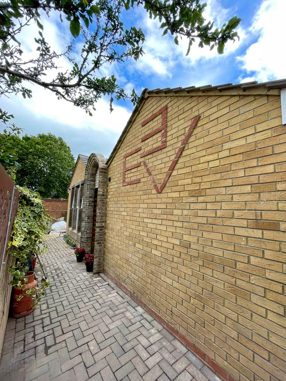 Property photo 2 of 14 Photo 1