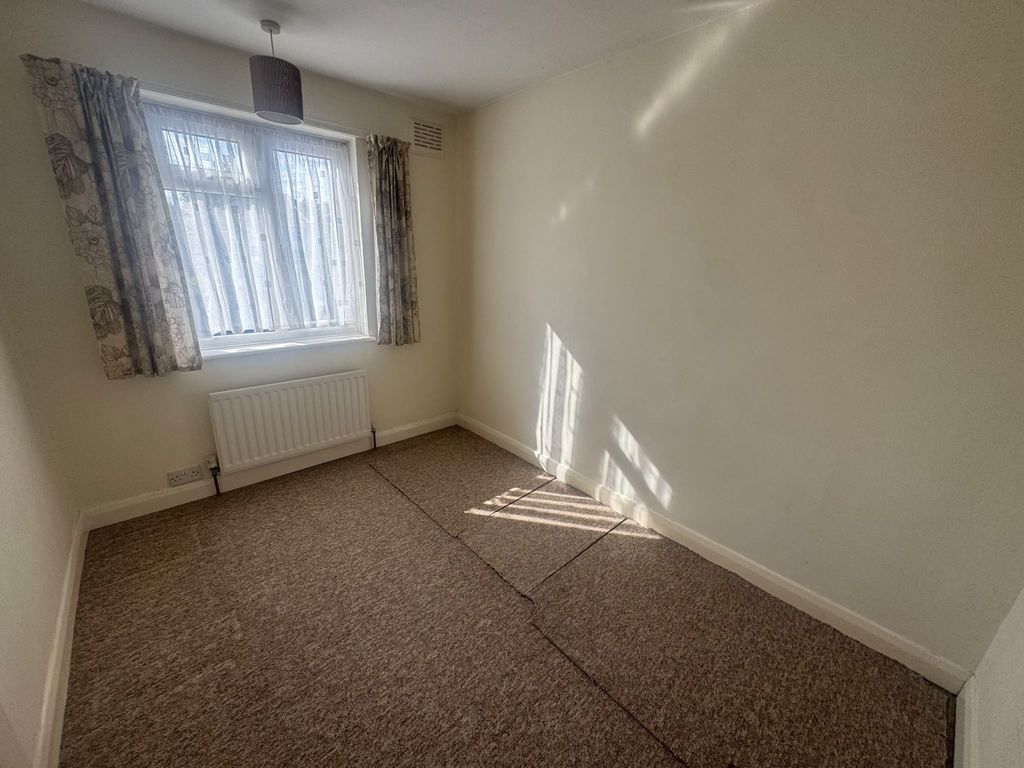Property photo 2 of 8 0Ccd6d6F-7Fbb-48De-8c95-64Ea7cd9A5B9
