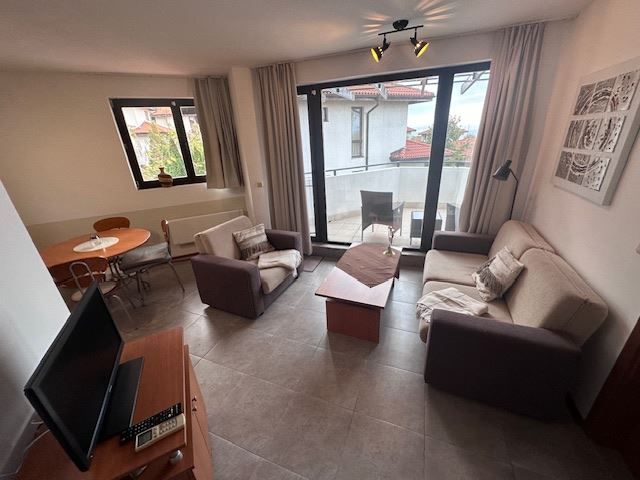 Property photo 3 of 35