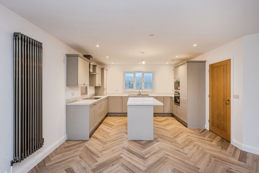 Property photo 2 of 18 Pbox-Img.Jpg