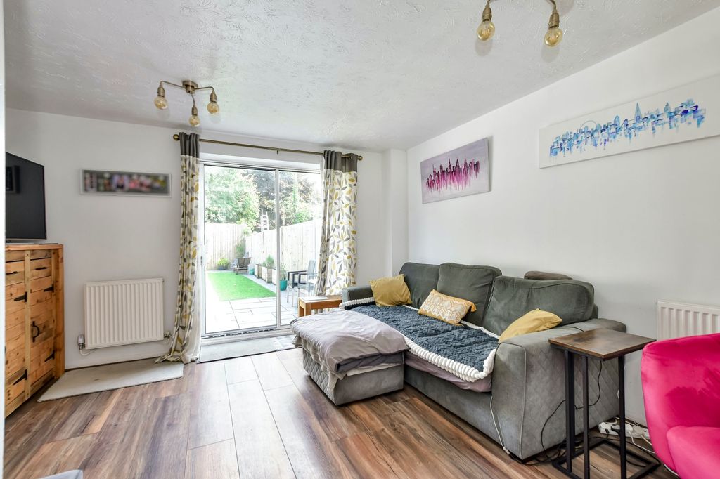 Property photo 3 of 19