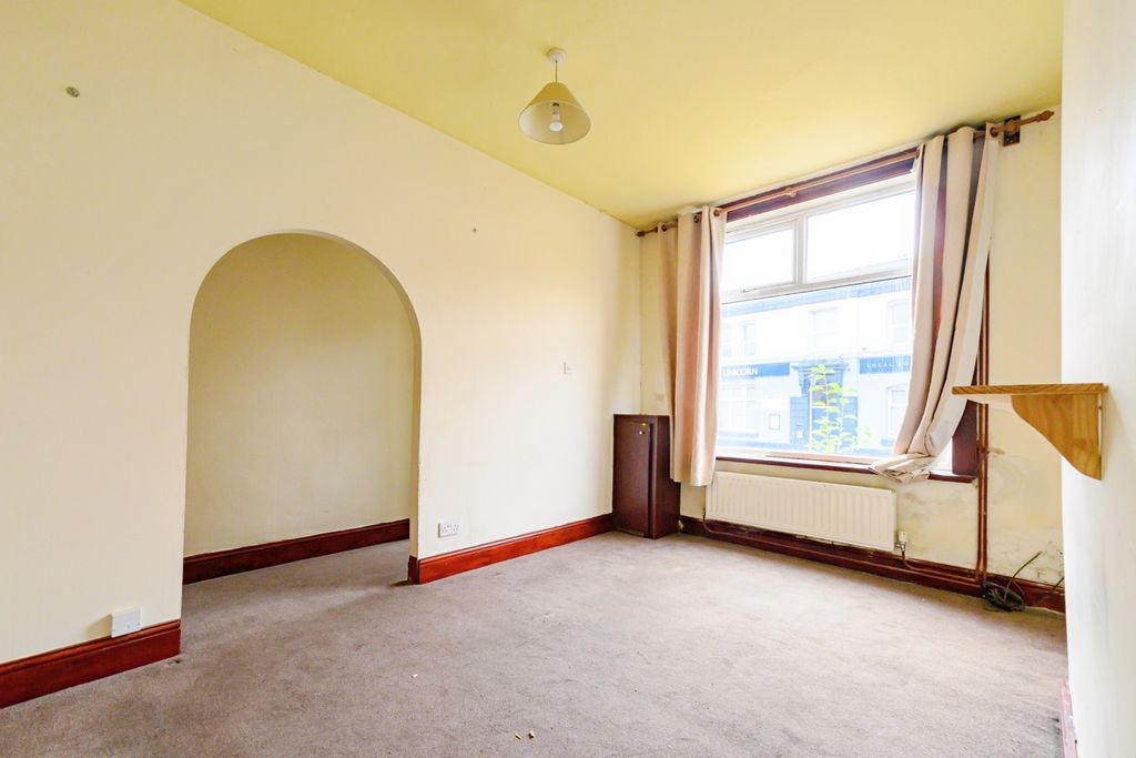 Property photo 3 of 17 Photo