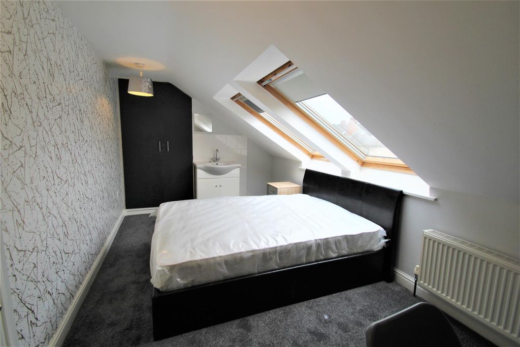 Additional image 7 of 5 bed terraced house to rentEstcourt Terrace, Headingley, Leeds, West Yorkshire LS6