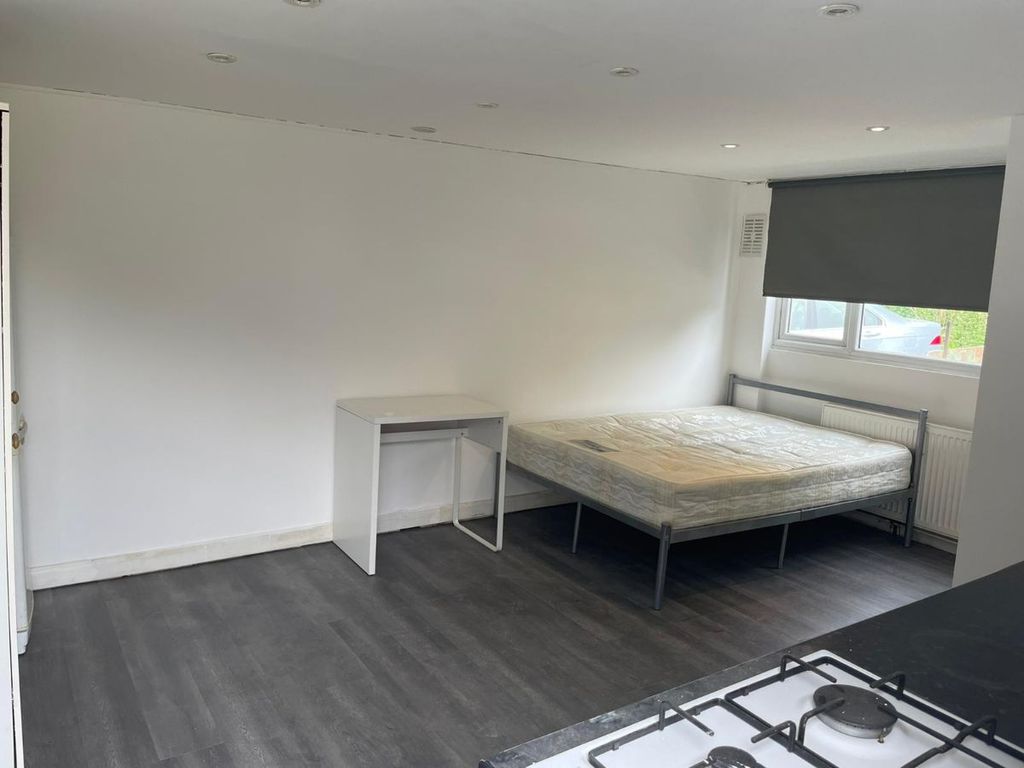 Property photo 1 of 3