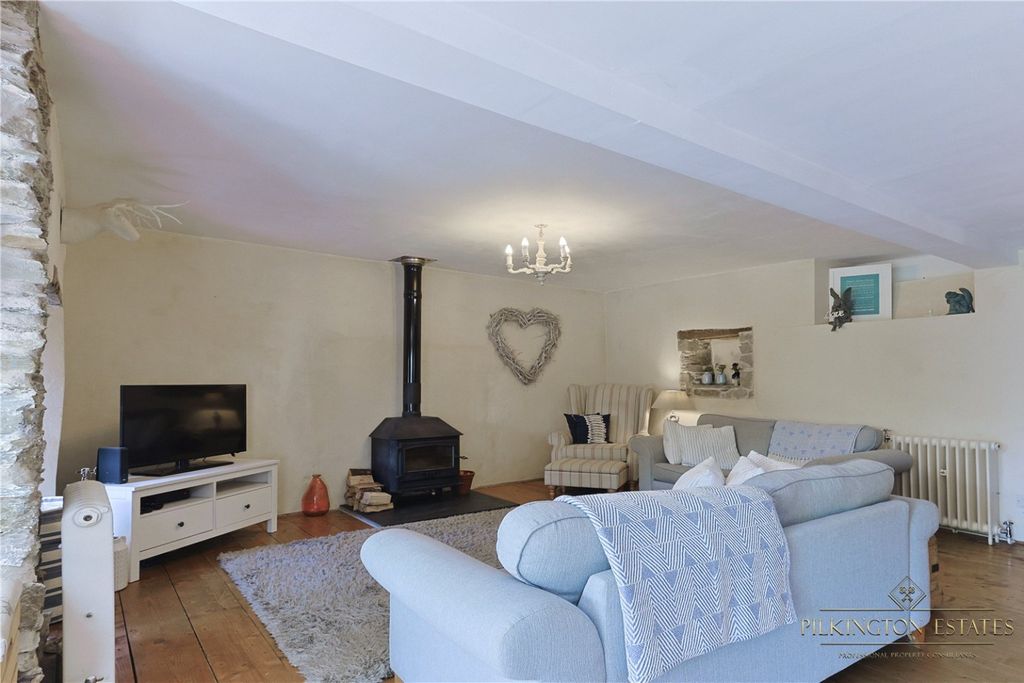 Property photo 3 of 24 4273363