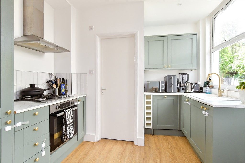 Property photo 3 of 14 Kitchen