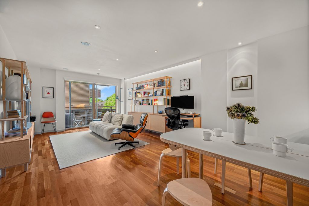 Property photo 1 of 11 Image