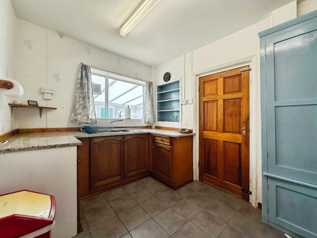 Property photo 2 of 22 Kitchen