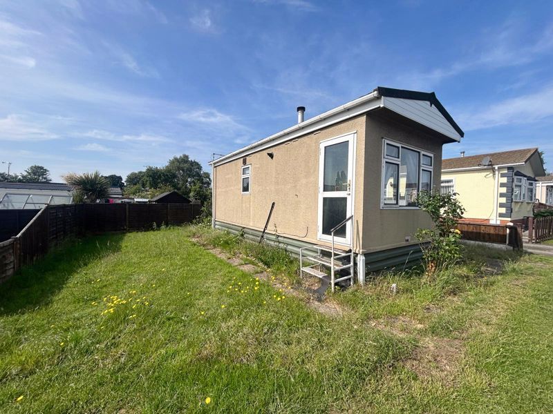 Property photo 1 of 5 Frontal