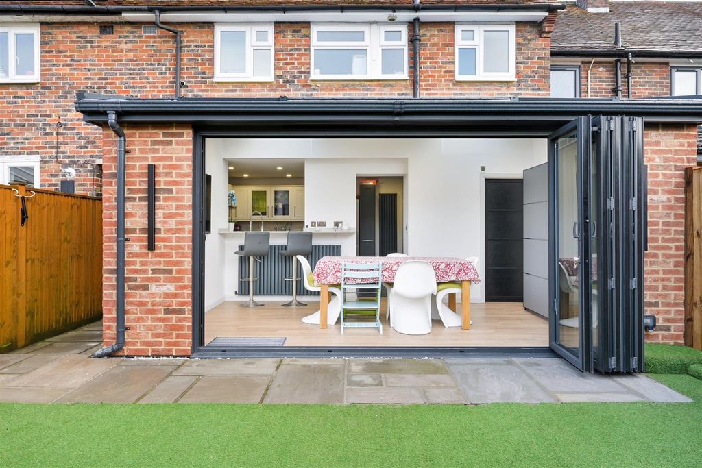 Property photo 1 of 23 Bletchingley Close (6).Jpg