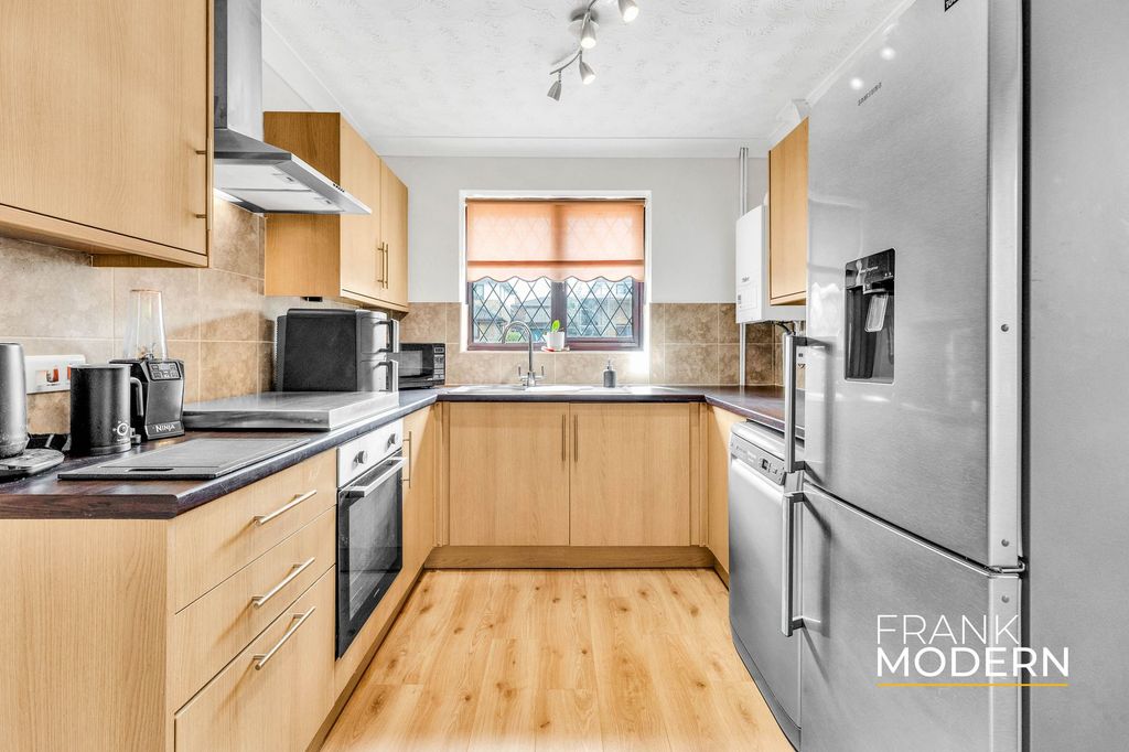 Property photo 3 of 39 Kitchen