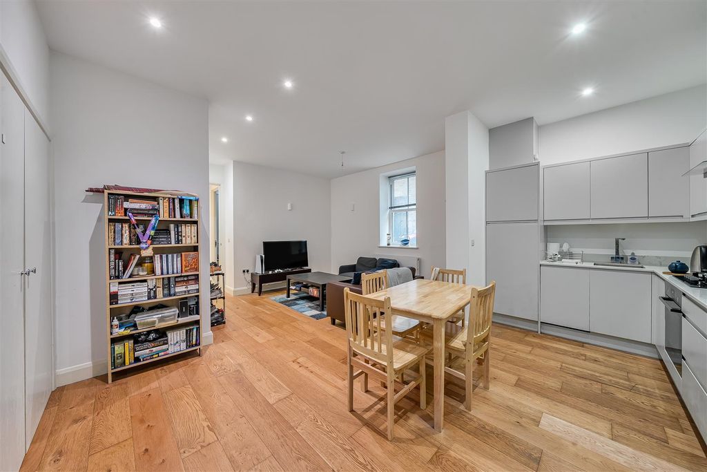 Property photo 2 of 12 1380648-8-6915E92608411.Jpg