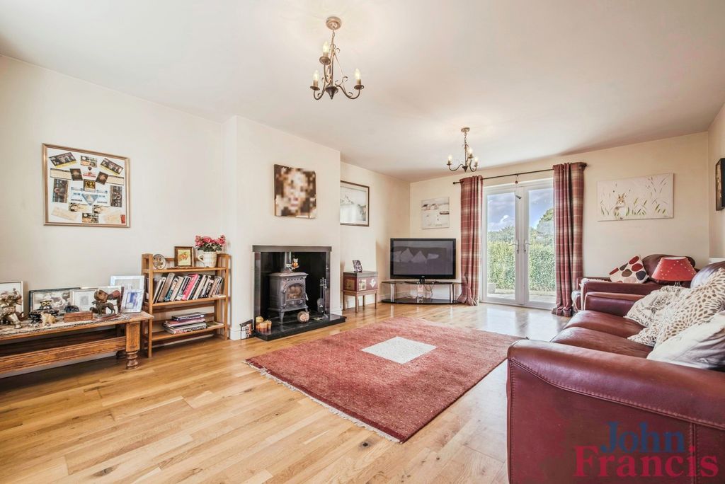 Property photo 3 of 28 Pbox-Img.Jpg
