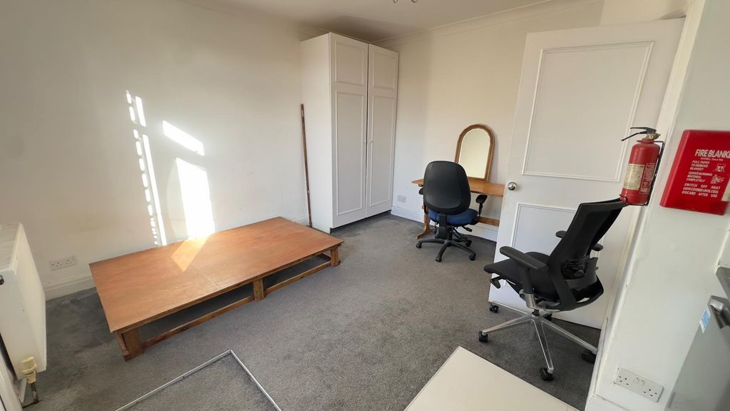 Property photo 2 of 9 Whatsapp Image 2026-03-17 At 3.50.07 Pm (5)