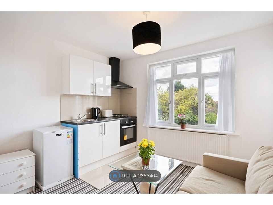 Property photo 1 of 3