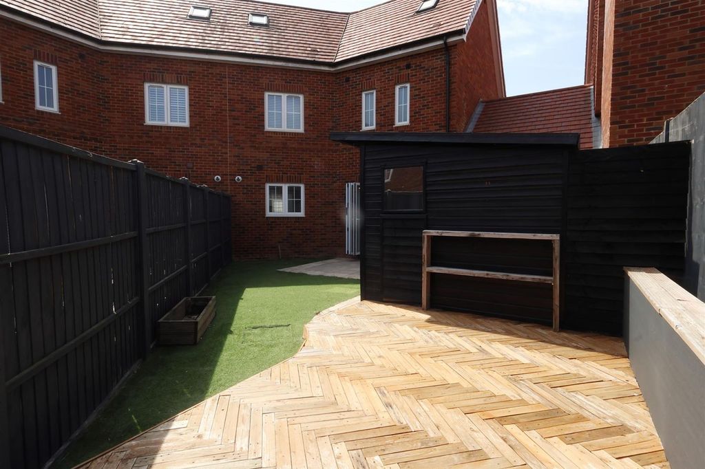 Property photo 2 of 27 Rear Garden