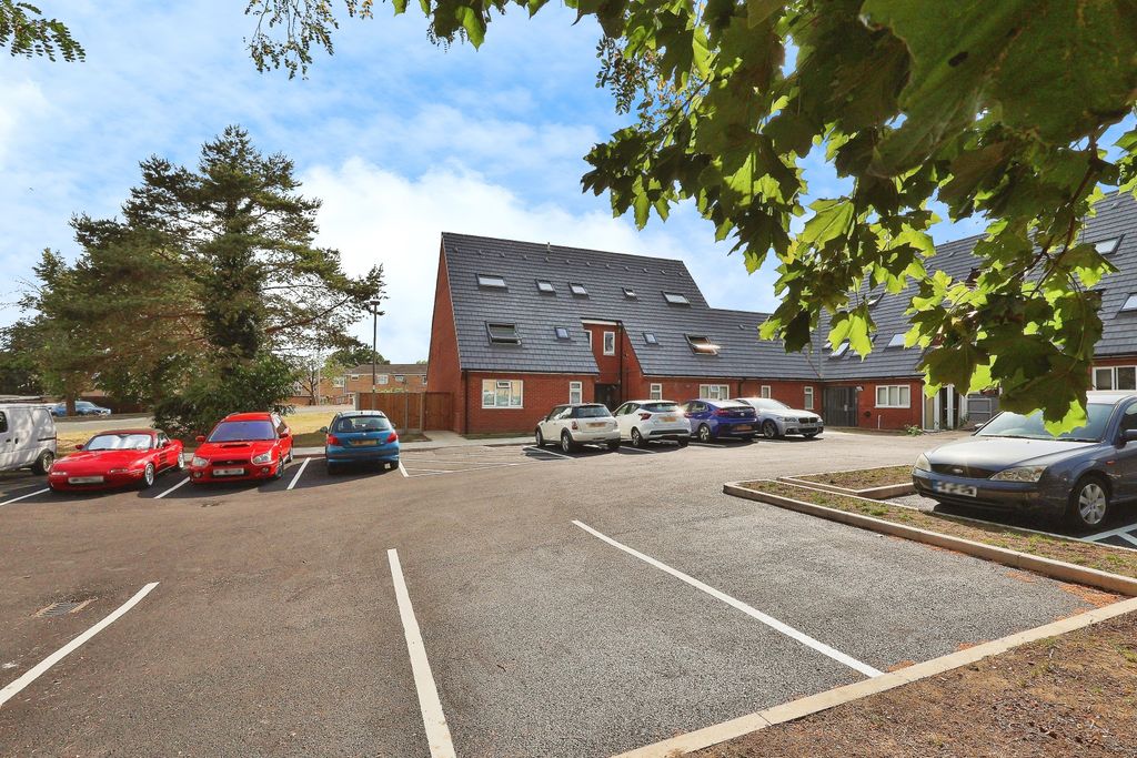 Property photo 1 of 33