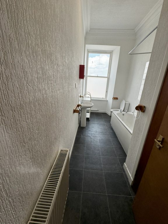 Property photo 2 of 7 Gallery