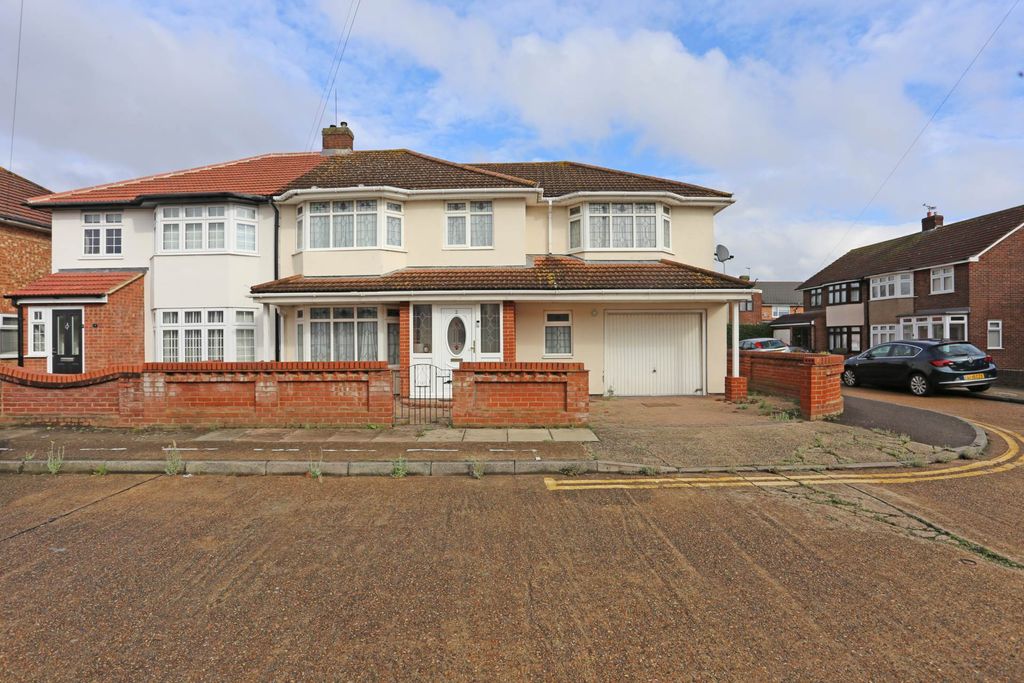 Property photo 2 of 22