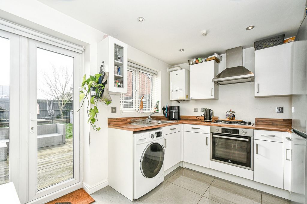 Property photo 3 of 19