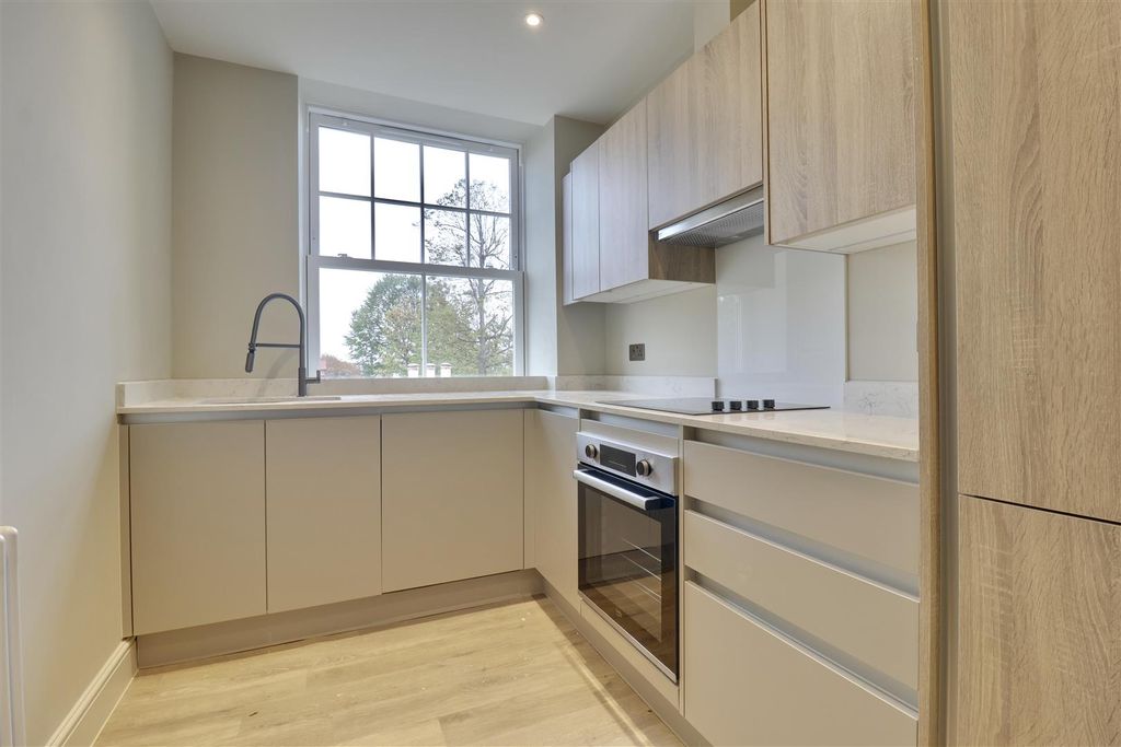 Property photo 1 of 11 C07F69D5-0Db8-4D40-B99E-2Bfd0Ac7Ec3A_1_201_A.Jpeg