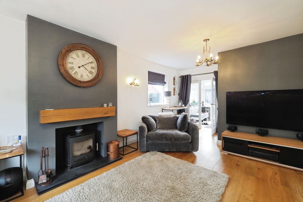 Property photo 2 of 19 Img_2950