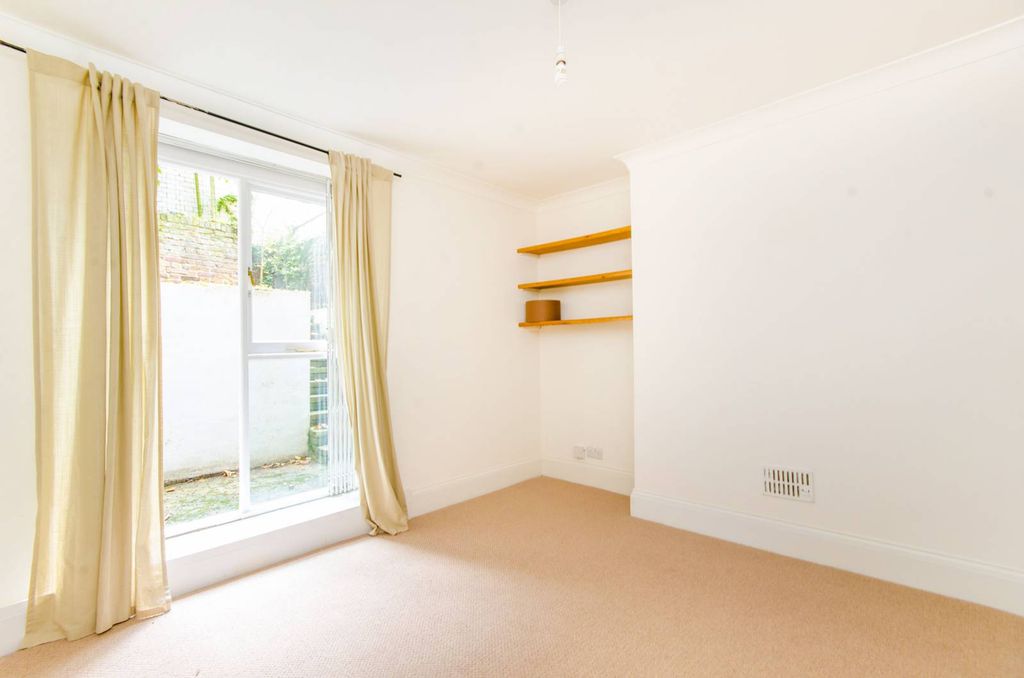 Property photo 3 of 6