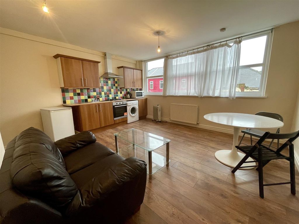 Property photo 2 of 5